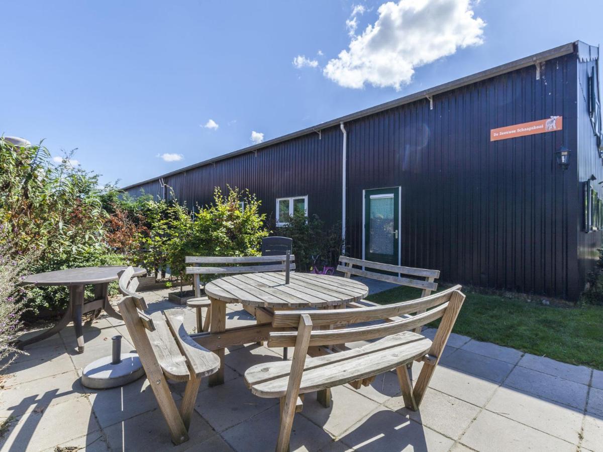 Charming Holiday Home near Beach in Meliskerke Eksteriør bilde