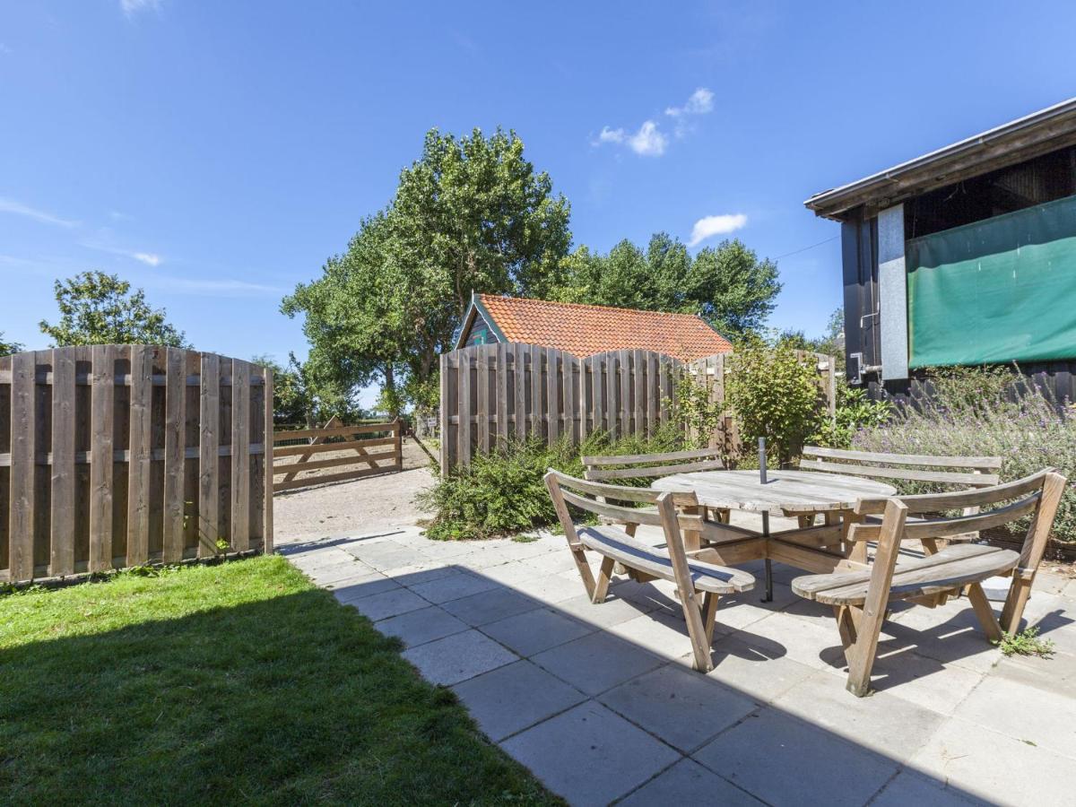Charming Holiday Home near Beach in Meliskerke Eksteriør bilde