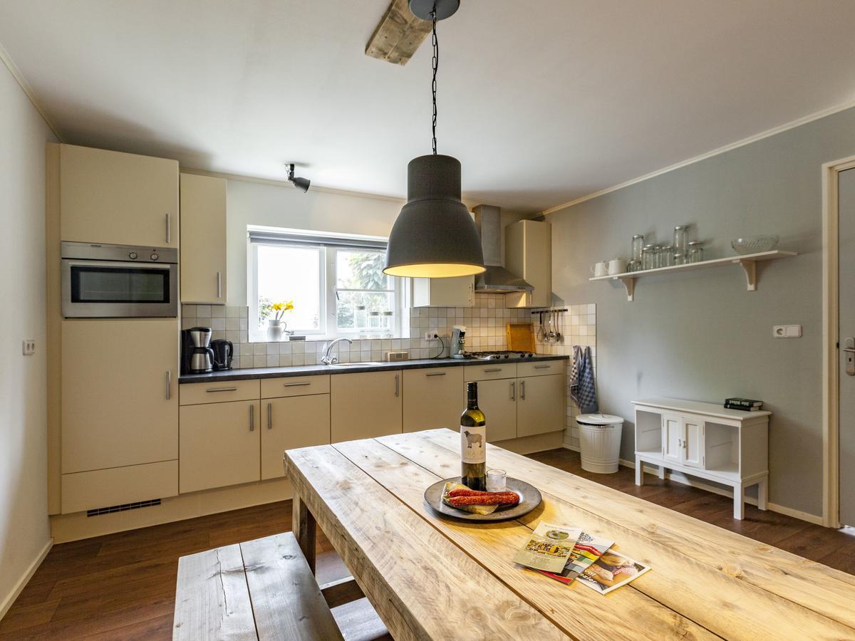 Charming Holiday Home near Beach in Meliskerke Eksteriør bilde